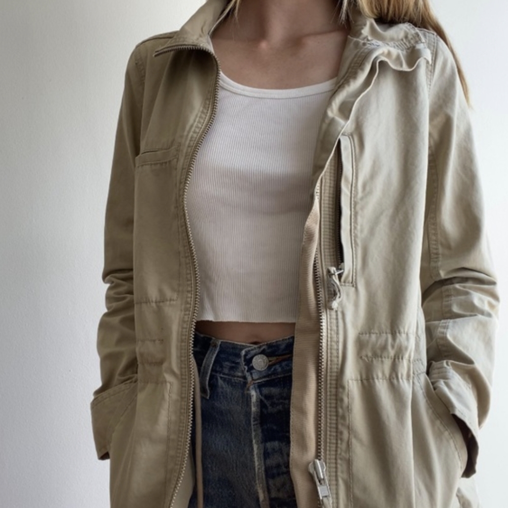 EUC Madewell khaki full zip drawstring adjustable inside waist chest zip pocket